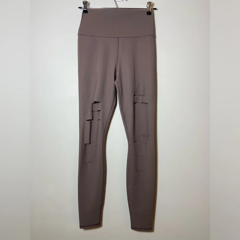 ALO Yoga Size S High Waist Ripped Warrior Distressed Leggings in Beige New